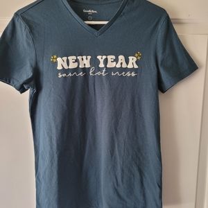 Goodfellow & Co New Years tshirt